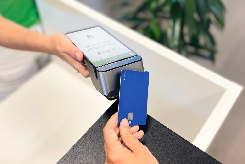 In-store contactless payment made with a smartphone at a payment terminal